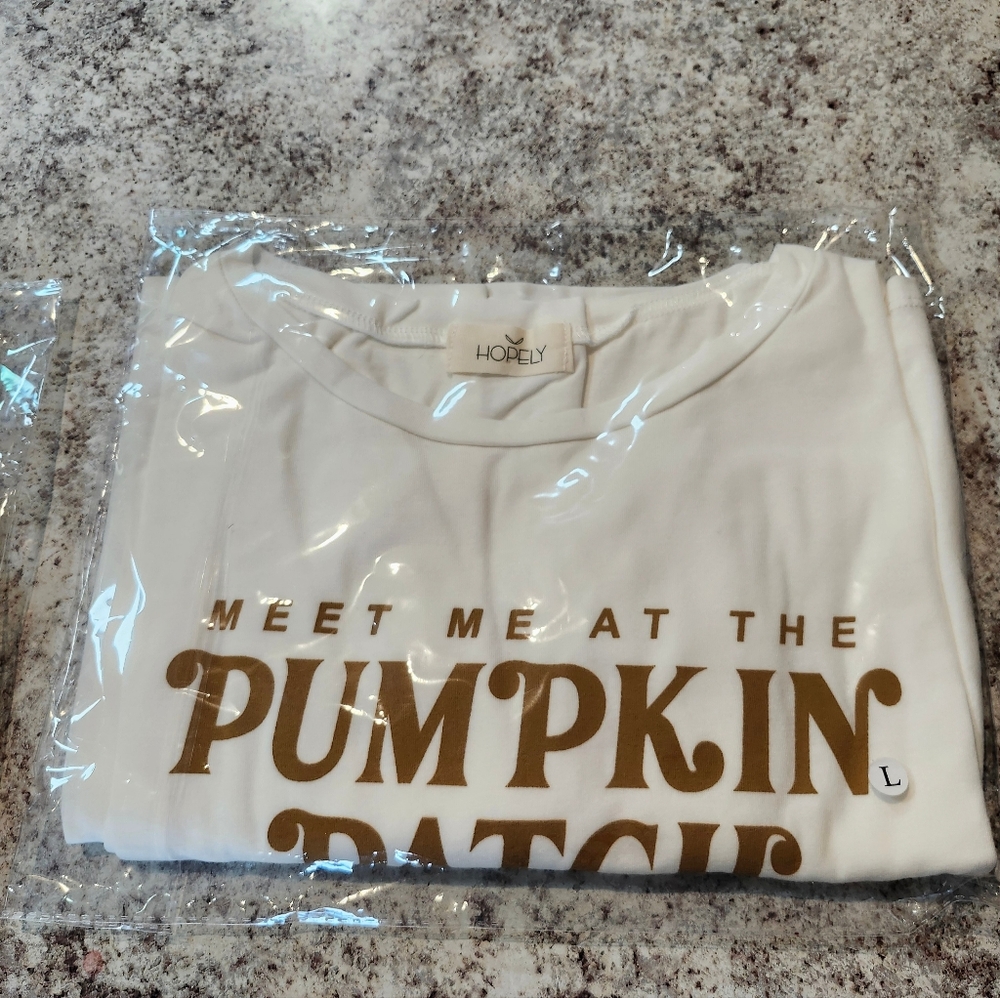 MEET ME AT THE PUMPKIN PATCH TEE🍁 - Picture 7 of 7